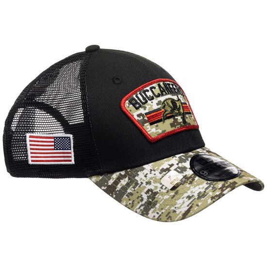 NFL Tampa Bay Buccaneers 9FORTY Trucker 2021 Salut To Service Cap, , zoom bei OUTFITTER Online