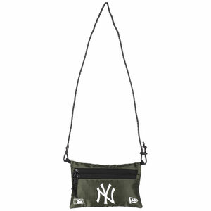 MLB New York Yankees Mini Sacoche Umhängetasche, oliv / weiß, zoom bei OUTFITTER Online